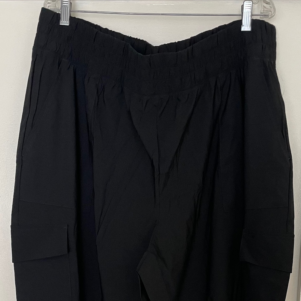 New With Tags. Old Navy Women's Sleek Tech Cargo Pants.Tapered.